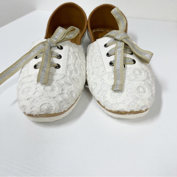 Fizzy Goblet White Lace Up Hand Made Shoes Flats 37 Juttis - Picture 3 of 5